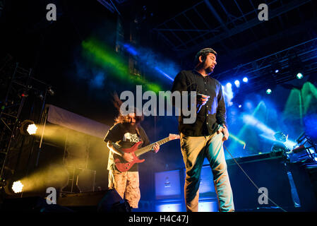 Chino Moreno und Stephen Carpenter führt auf Riot Fest Tag1 im nationalen Western Complex am 2. September 2016 in Denver, CO Stockfoto