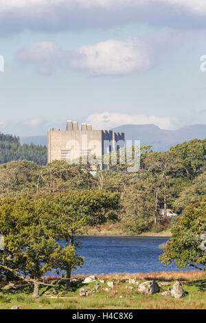 Die stillgelegten Trawsfynydd Nuclear Power Station, Snowdonia-Nationalpark, Gwynedd, Wales. Stockfoto