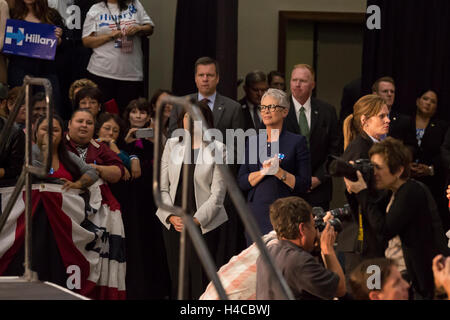 Schauspieler Curtis beobachten Hillary Clinton Kundgebung am 25. Mai 2016 in Buena Park, Kalifornien. Stockfoto