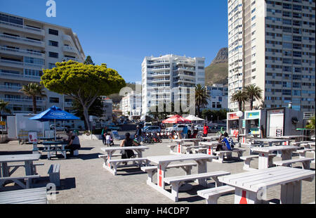 Essen-Kioske auf Sea Point Promenade in Kapstadt - Südafrika Stockfoto