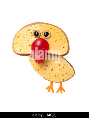 Lustiges Huhn aus Brot und Käse auf isolierte Hintergrund gemacht