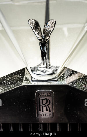 Ich bin morgens in einem Rolls-Royce Silver Cloud heiraten Stockfoto