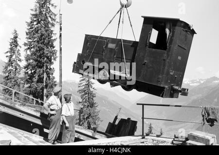 Ein Dorf Entsteht bin Piz Buin, 1930er Jahre Deutsches Reich. Ein Dorf an der Piz Buin, Deutschland der 1930er Jahre Entwicklung Stockfoto