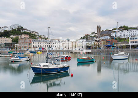 Boote vertäut im Hafen von Torquay, South Devon, England. Stockfoto