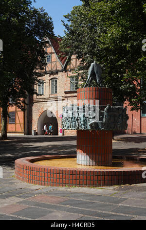 Fachwerkhäusern und Brunnen in der Metzgerei zu vermarkten, Schwerin, Mecklenburg-West Pomerania, Deutschland, Europa Stockfoto