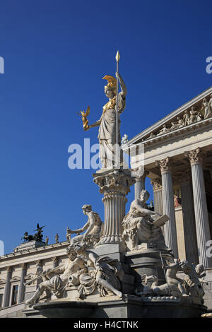 Österreich, historischen Zentrum Wiens, Pallas Athene Brunnen führt Statut Arbeit Parliament House, UNESCO-Welterbe Stockfoto