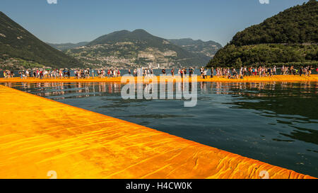 Lago Iseosee, Floating Pier Christus Stockfoto