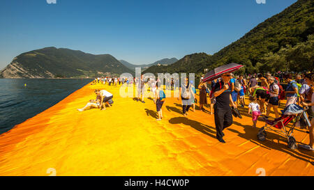 Lago Iseosee, Floating Pier Christus Stockfoto