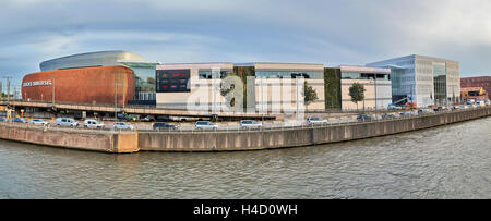 Blick auf den Kanal von Brüssel und Docks Bruxsel - Einkaufsviertel neue Stockfoto