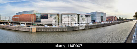 Blick auf den Kanal von Brüssel und Docks Bruxsel Stockfoto