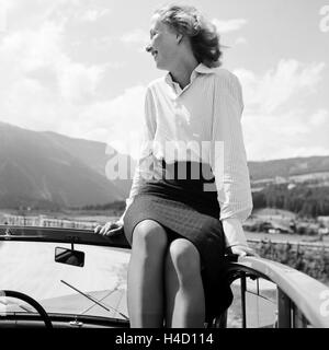 Mit Dem Opel Olympia Unterwegs in der Wachau in Österreich, Deutschland, 1930er Jahre. Auf der Straße mit einem Opel Modell Olympia im Bereich Wachau in Österreich, Deutschland der 1930er Jahre. Stockfoto