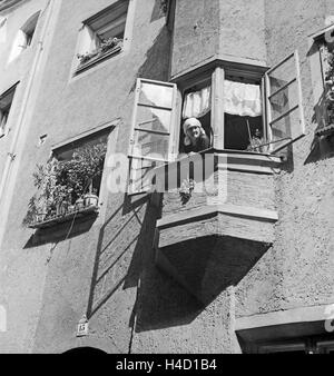 Ein Ausflug Nach Hall in Tirol, 1930er Jahre Deutsches Reich. Eine Reise nach Hall in Tirol, Deutschland der 1930er Jahre. Stockfoto