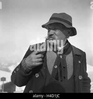 Skiausflug Nach Immenstadt Im Allgäu, Deutschland 1930er Jahre. Skiurlaub in Immenstadt im Allgäu Bereich, Deutschland der 1930er Jahre. Stockfoto