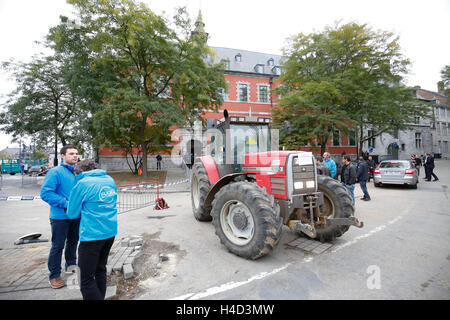 Abbildung Bild zeigt eine FUGEA, Verband der Züchter und Landwirte Maßnahmen vor einer Plenarsitzung des wallonischen Parlaments in Namur, Freitag, 14. Oktober 2016. BELGA FOTO BRUNO FAHY Stockfoto