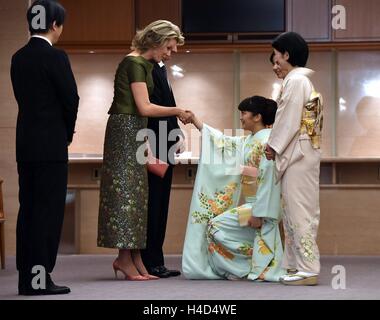 König Philippe - Filip Belgien, Königin Mathilde von Belgien und Akishino, Prinz Akishino abgebildet während der offiziellen belgischen Konzert am vierten Tag eines Staates Besuch in Japan von der belgischen Königshaus, Donnerstag, 13. Oktober 2016, in Tokio, Japan. BELGA FOTO ERIC LALMAND Stockfoto