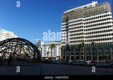 Platzieren des Nations Unies, das Herz des modernen Casablanca, wo alle Verkehrswege zusammenlaufen. Stockfoto