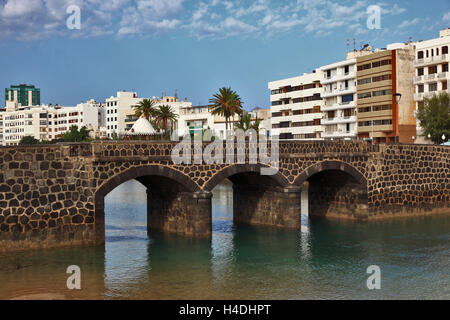 Brücke zur Isla de San Gabriel, Arrecife, Lanzarote, Kanarische Inseln, Spanien Stockfoto