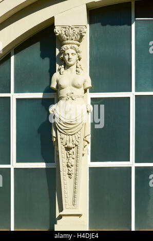 Deutschland, Baden-Würtemberg, Baden Weiler, Mark gräfliche Bad Cassiopeia Therme, über den Eingang im Giebel Thermenfenster mit Herm Pilaster, Stockfoto