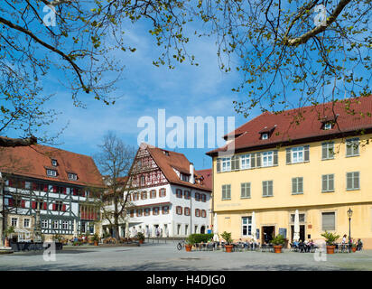 Deutschland, Baden-Wurttemberg, Esslingen am Neckar, Fachwerkhäuser im Hafen Markt, gelbe Haus in der Hafen-Markt, heute Stadtmuseum, Stockfoto