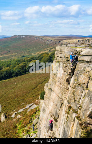 Kletterfelsen am Stanage Edge Peak District Derbyshire England GB EU Europa Stockfoto