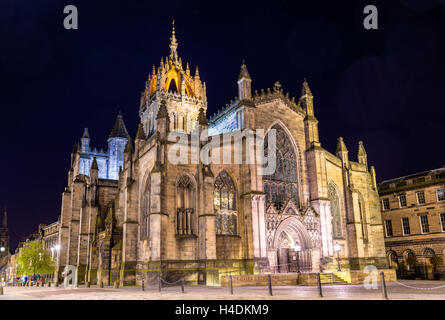 St Giles' Cathedral in Edinburgh in der Nacht Stockfoto