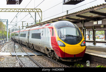 Britischer Hochgeschwindigkeitszug in Preston station Stockfoto