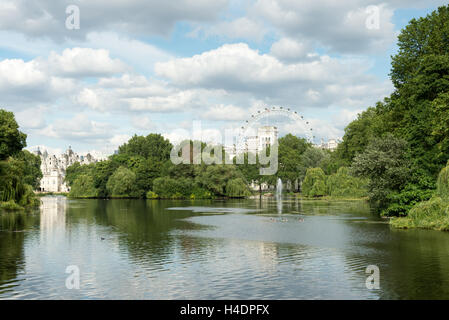 Der See in St James Park, Westminster, London, England, UK Stockfoto