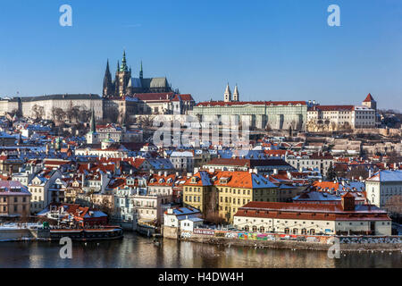 Blick auf die Prager Burg, den Veitsdom Hradcany, Tschechische Republik Stockfoto