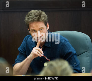 David Duchovny besucht eine Unterzeichnung für sein Buch "Bucky F * Cking Dent" im Barnes & Noble im The Grove am 22. Juni 2016 in Los Angeles, Kalifornien. Stockfoto