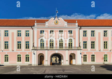 Gebäude der estnischen Parlament befindet sich auf dem Burgberg (Domberg) in der oberen Stadt von Tallinn, Estland, Europa Stockfoto