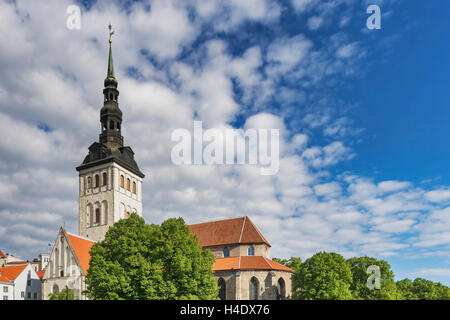 Die St.-Nikolaus-Kirche (Niguliste Kirik) wurde im gotischen Stil zwischen 1405 und 1420, Tallinn, Estland, Europa wieder aufgebaut. Stockfoto