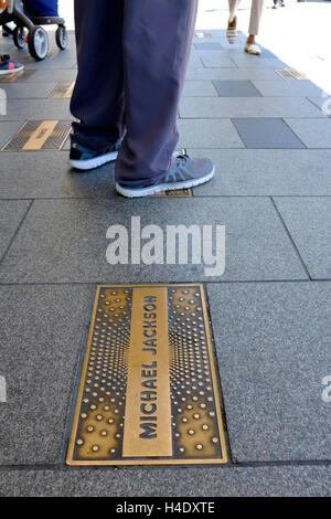 Michael Jacksons Namensplakette an das Apollo-Theater zu Fuß von Fame.Harlem.New York City.USA Stockfoto