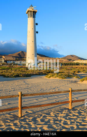 Leuchtturm am Strand von Morro Jable Jandia Halbinsel im Abendlicht, Fuerteventura, Kanarische Inseln, Spanien Stockfoto