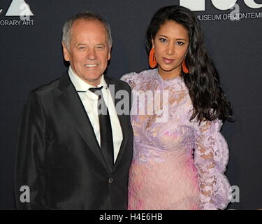 Wolfgang Puck und Gelila Assefa kommt bei der MOCA-2016-Gala bei The Geffen Contemporary at MOCA im 14. Mai 2016 in Los Angeles, Kalifornien. Stockfoto