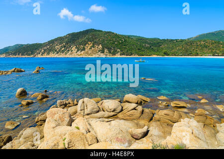 Idyllisches Paradies Cala Pira Strand und Azure Meer Wasser, Insel Sardinien, Italien Stockfoto