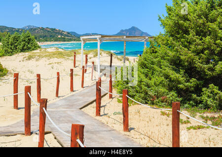 Wanderweg zur Costa Rei Strand, Insel Sardinien, Italien Stockfoto