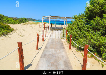 Wanderweg zur Costa Rei Strand, Insel Sardinien, Italien Stockfoto