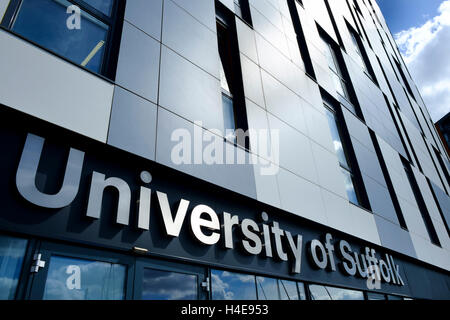 Universität von Suffolk Zeichen auf Ipswich Kai Stockfoto