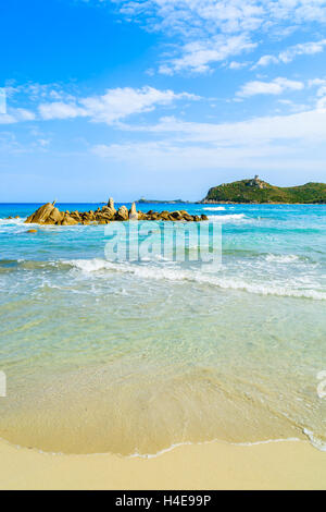 Eine Ansicht von Villasimius Sandstrand, Insel Sardinien, Italien Stockfoto