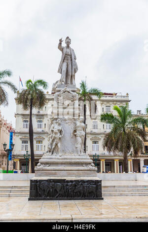 Statue José Marti, kubanischer Dichter und Schriftsteller, Parque Central, Havanna, La Habana, Cuba, der Republik Kuba, die großen Antillen, Karibik Stockfoto