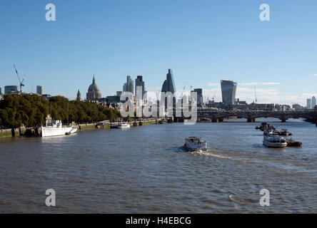 Themse und City of London von Waterloo Bridge, London, UK Stockfoto