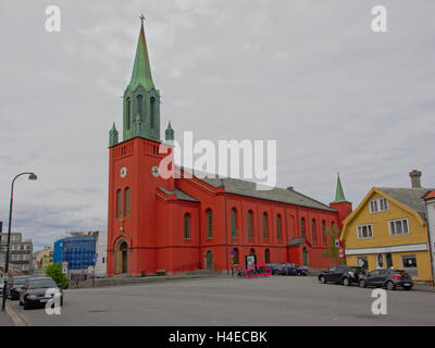 Leuchtend rote Sankt Petri Kirche, oder "Petrikirken" in Stavanger Stadtzentrum, gebaut von Fritz von der Lippe. Stockfoto