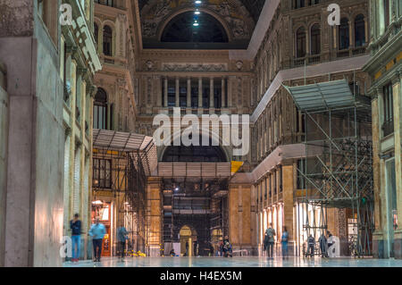 Galleria Umberto I bei Nacht, Neapel, Italien Stockfoto