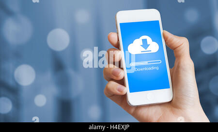 Cloud download auf Handy von gespeicherten Daten auf dem Server Stockfoto