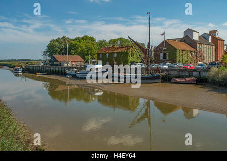 Snape Maltings und Fluss Alde, Snape, Suffolk, England Stockfoto