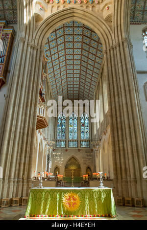 Chor und Altar in der Kathedrale von St Edmundsbury, Bury St Edmunds, Suffolk, England Stockfoto