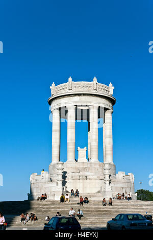 Kriegerdenkmal, entworfen von Guidi Cirilli, 1932, Passetto Ancona, Marken, Italien, Europa Stockfoto