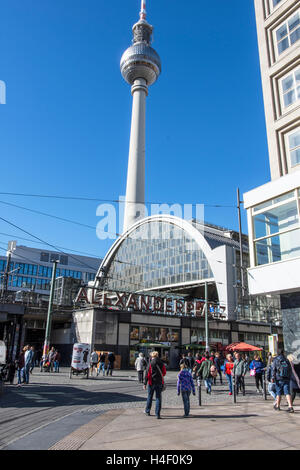 Der Bahnhof in Alexander Platz in Berlin. Stockfoto