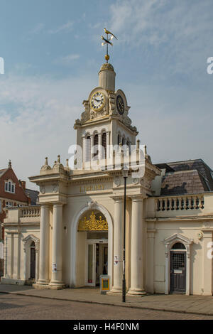 Bibliothek im Marktplatz, Saffron Walden, Essex, England Stockfoto