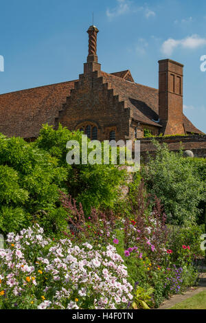 West-Garten und alten Palast, Hatfield, Hertfordshire, England Stockfoto